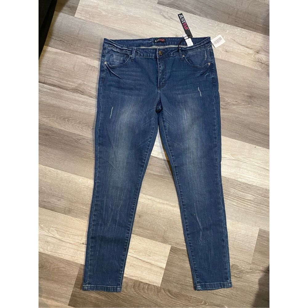 Justfab NWT Blue Jeans Skinny Leg Pants, Size 30"/ Large